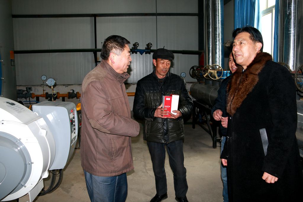 十大买球的正规网站领导慰问在岗教职工督查安全工作2.jpg